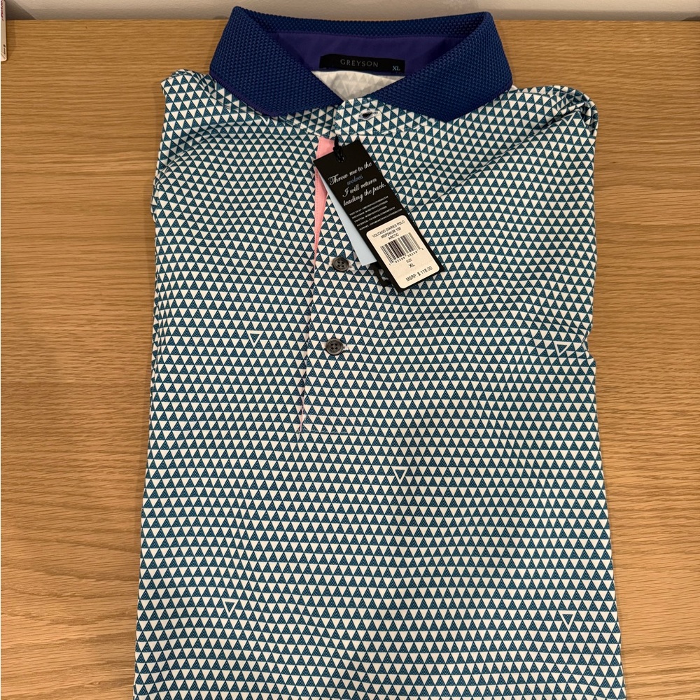 BLUE AND WHITE TRIANGLE PATTERN GREYSON MEN’S GOLF SHIRT